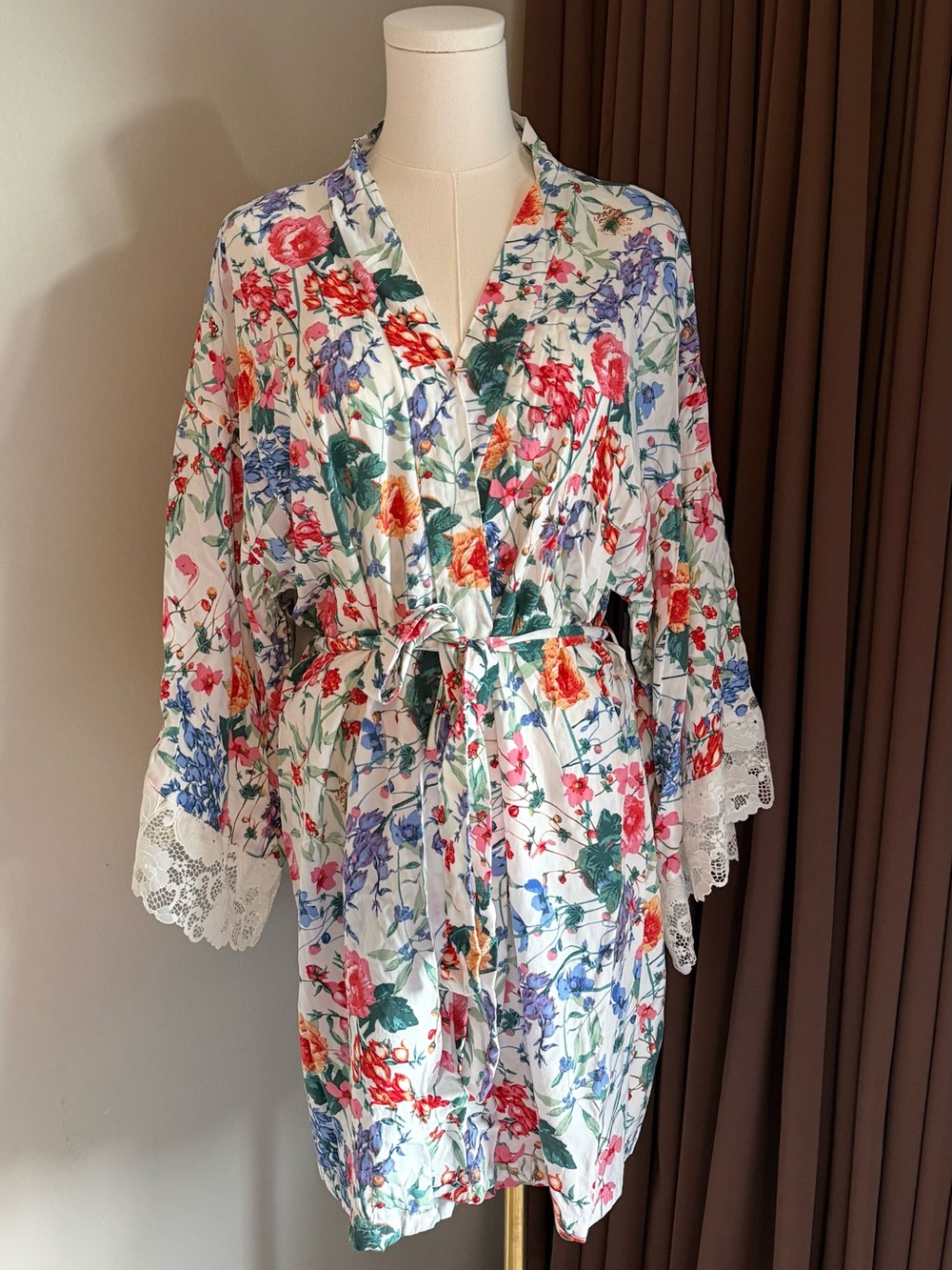 In Bloom by Jonquil Floral Lace Trim Robe White Multi XL Loungewear